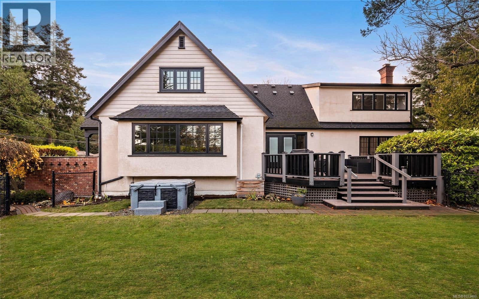 5208 Del Monte Ave - Photo 2 of 39, Saanich, British Columbia