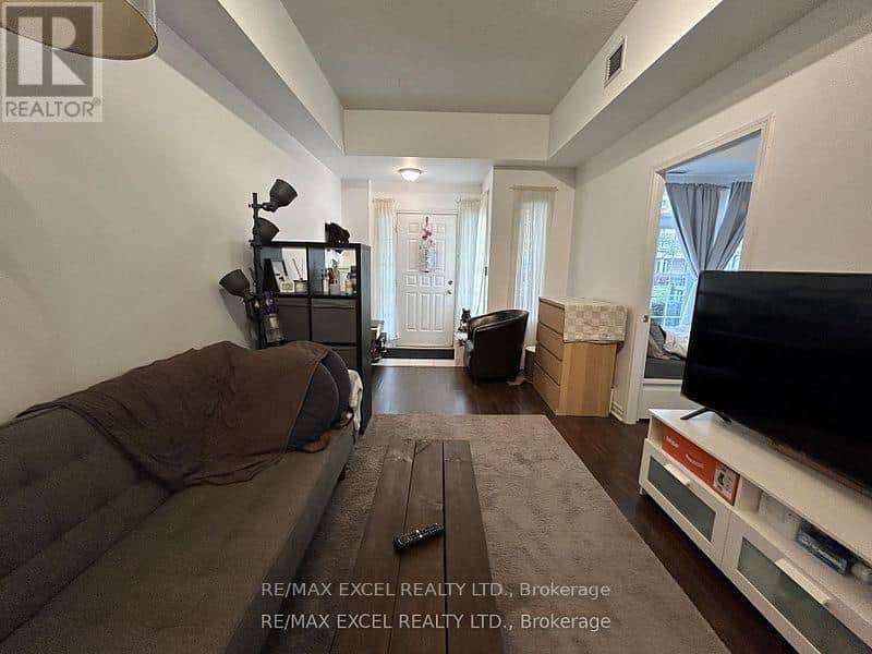 GV18 - 8 REAN DRIVE - Photo 2 of 12, Toronto (Bayview Village), Ontario