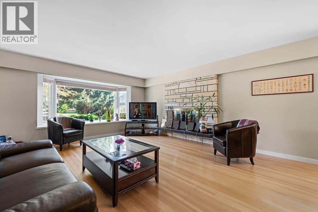 7292 SHAWNEE PLACE - Photo 3 of 40, Vancouver, British Columbia