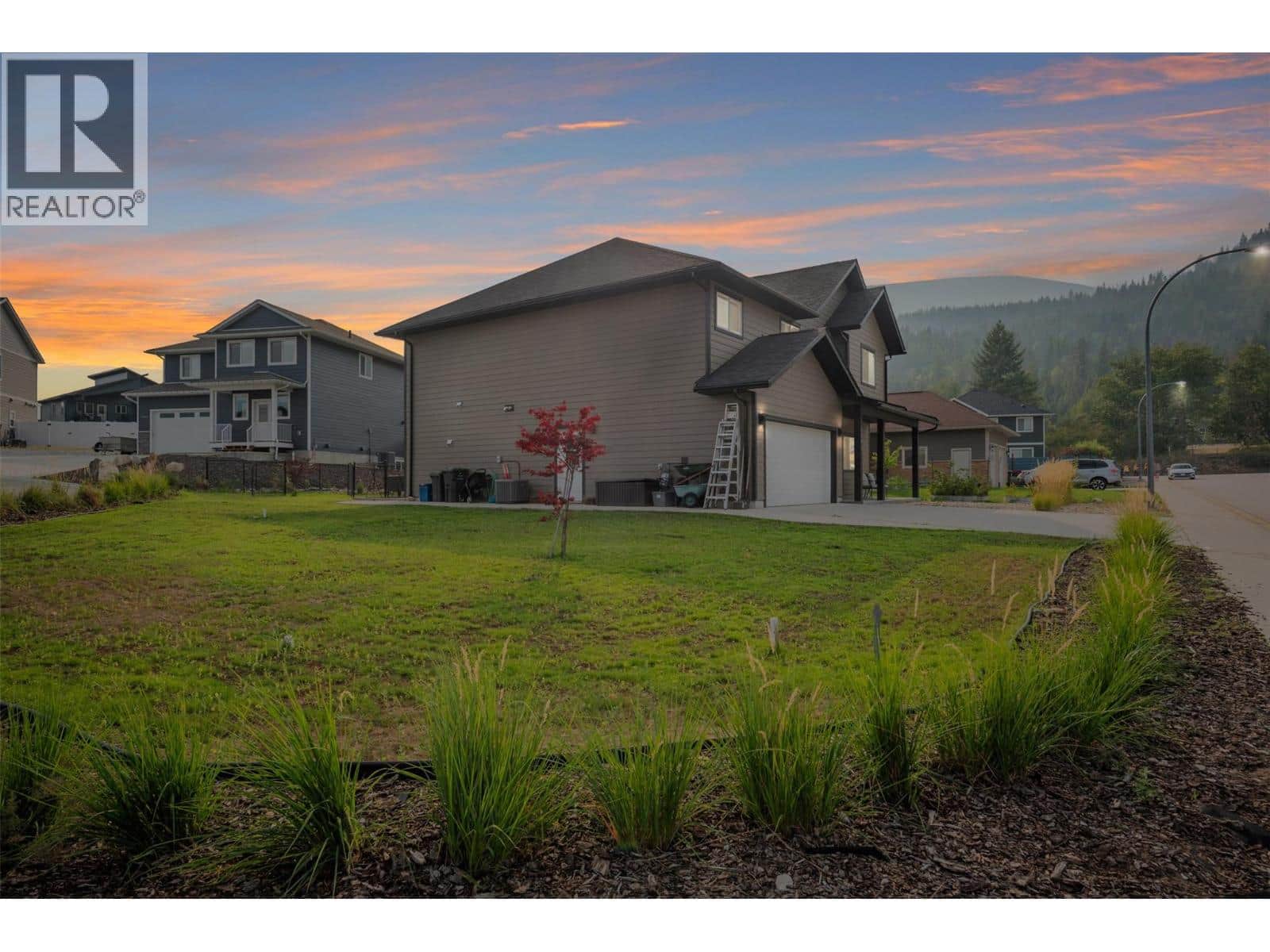 3904 Grandview Drive - Photo 4 of 40, Castlegar, British Columbia