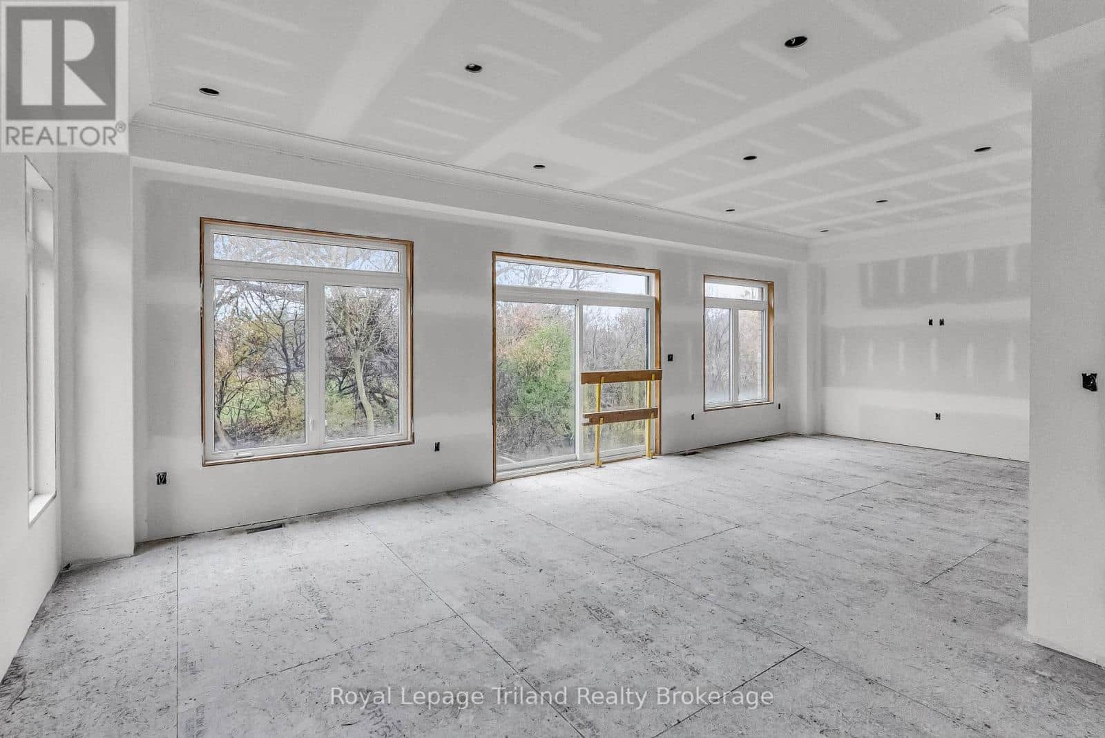 1248 CAEN AVENUE - Photo 4 of 11, Woodstock (Woodstock - North), Ontario