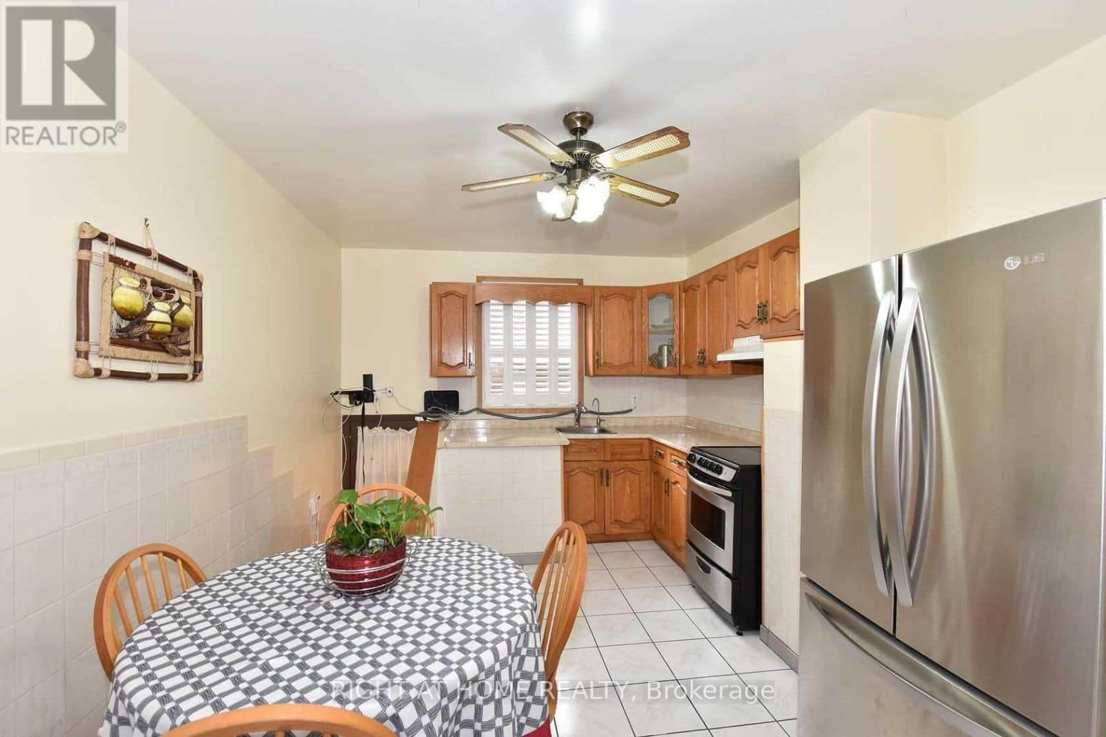 MAIN - 23 AMHERST AVENUE - Photo 5 of 11, Toronto (Oakwood Village), Ontario