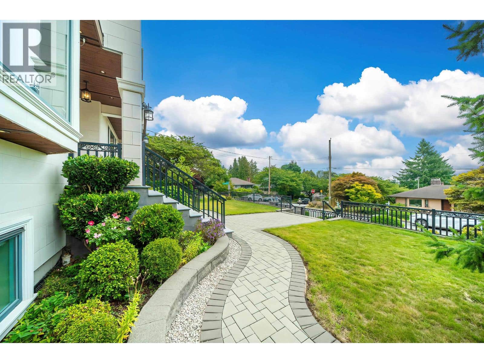 4291 WINNIFRED STREET - Photo 5 of 40, Burnaby, British Columbia