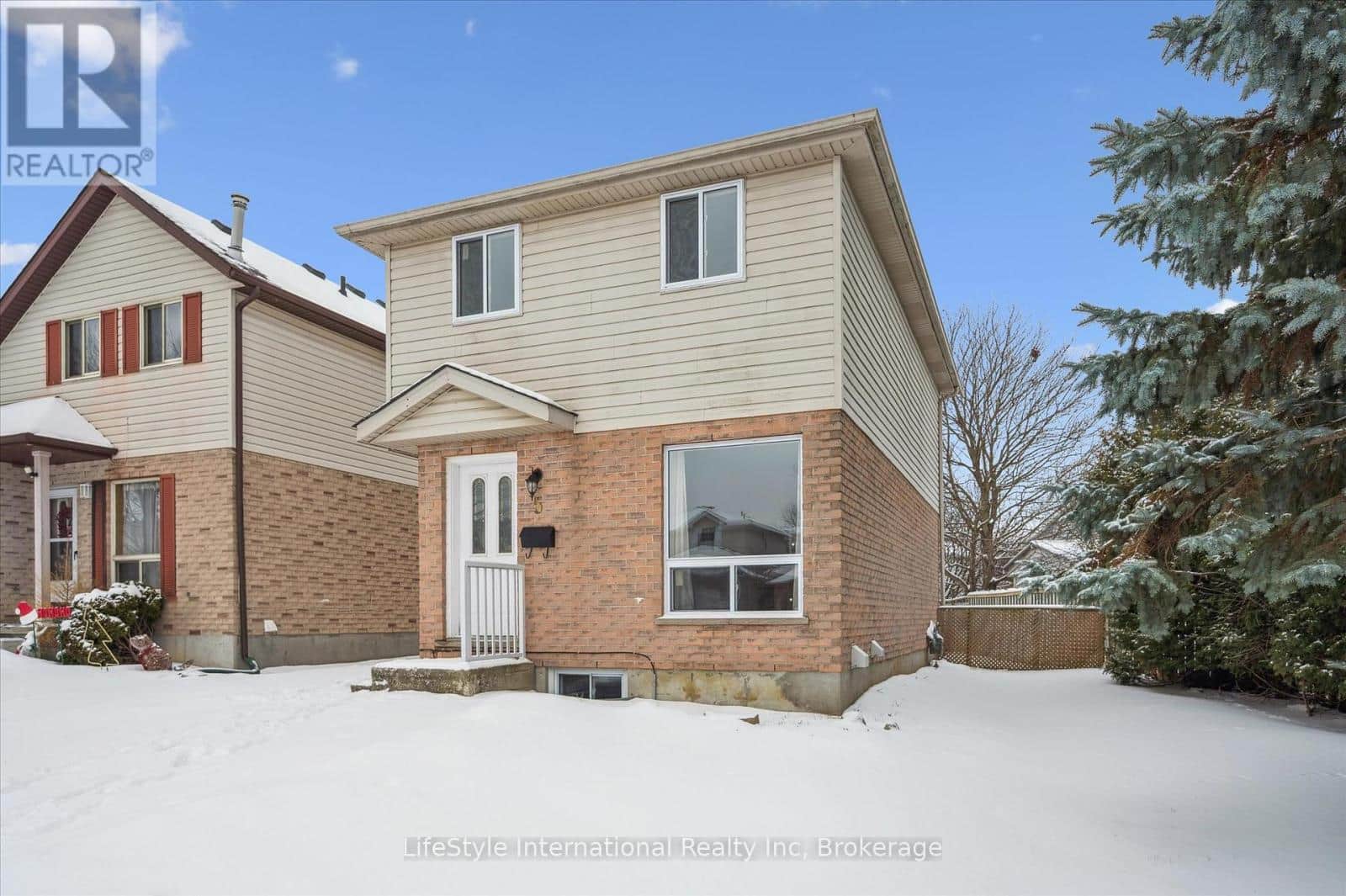 5 TROY CRESCENT - Photo 4 of 41, Guelph (Grange Road), Ontario