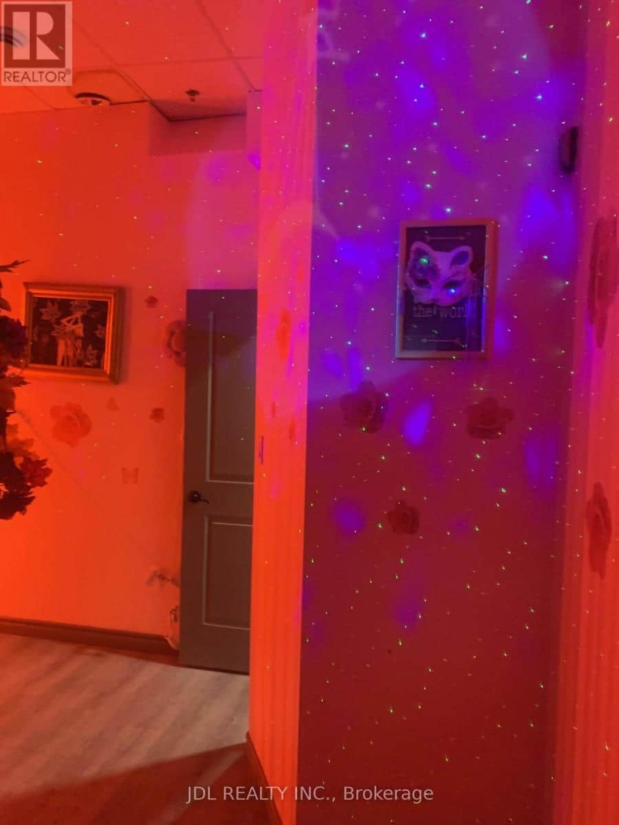 21 - UNIT66 - 160 EAST BEAVER CREEK ROAD W - Photo 4 of 17, Richmond Hill (Beaver Creek Business Park), Ontario