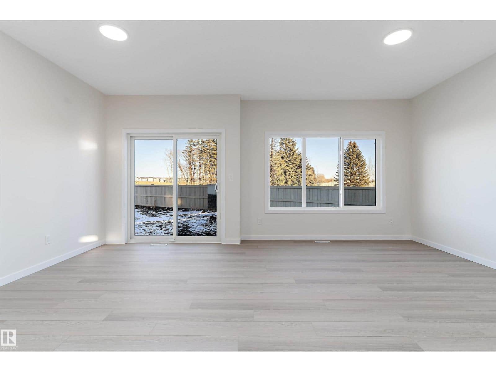 823 ROWAN CL SW - Photo 2 of 40, Edmonton, Alberta