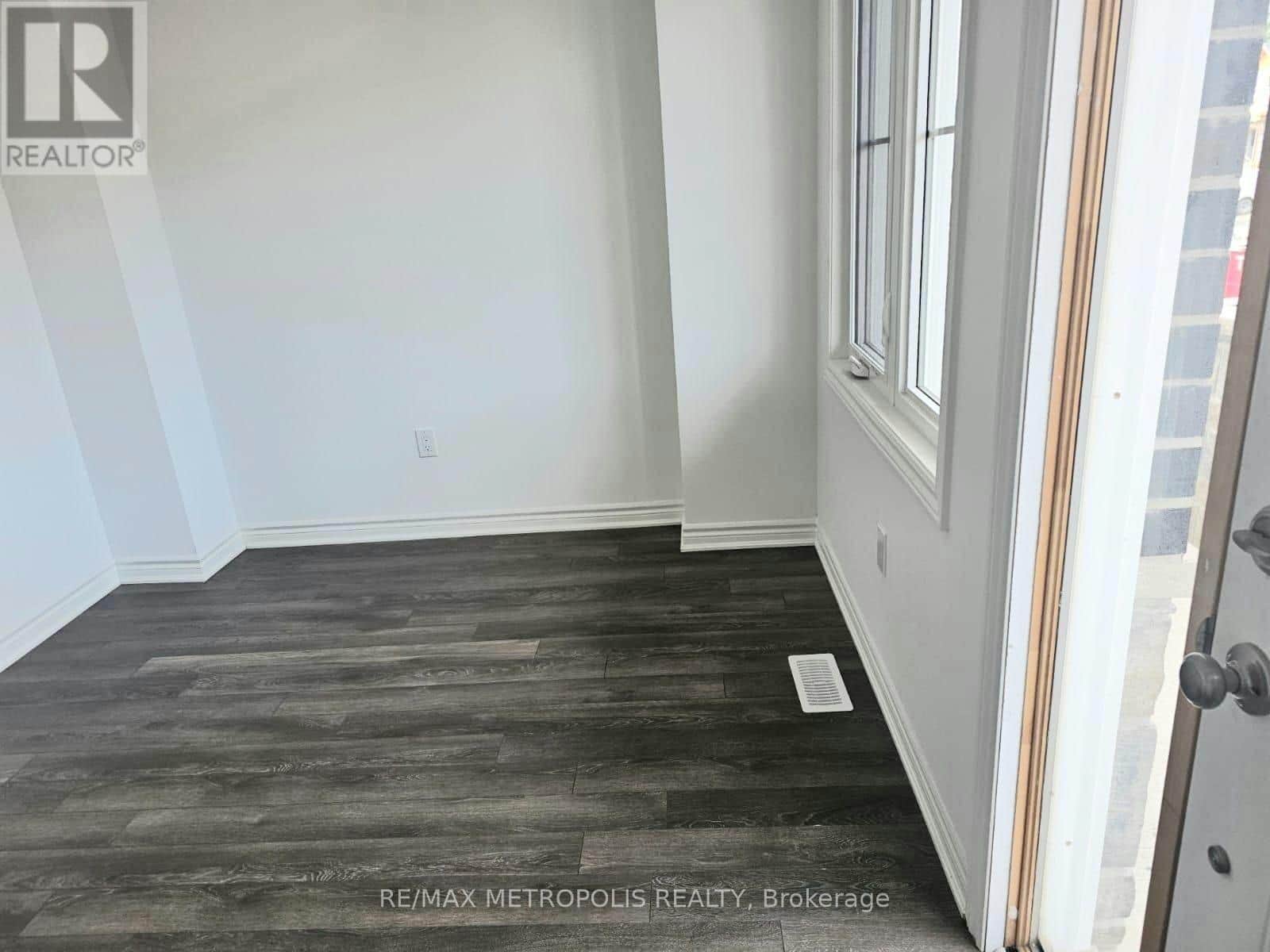 18 BRADDEN CRESCENT - Photo 3 of 17, Belleville (Belleville Ward), Ontario