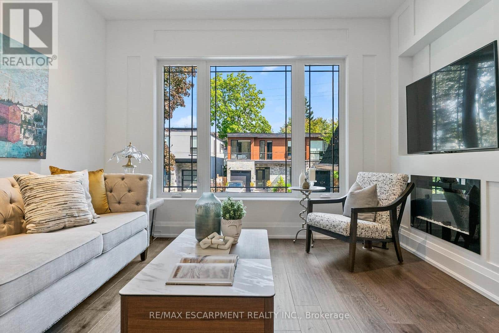 24 CAYUGA AVENUE - Photo 4 of 50, Mississauga (Port Credit), Ontario