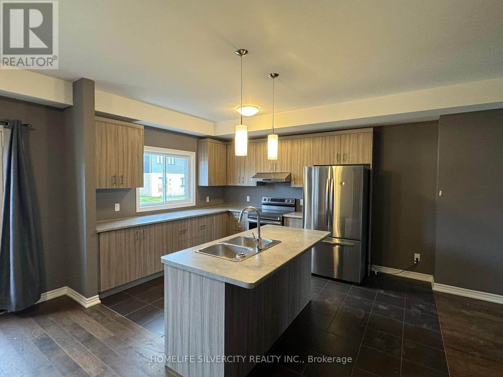 25 MCLAUGHLIN STREET - Photo 3 of 12, Welland (Lincoln/Crowland), Ontario