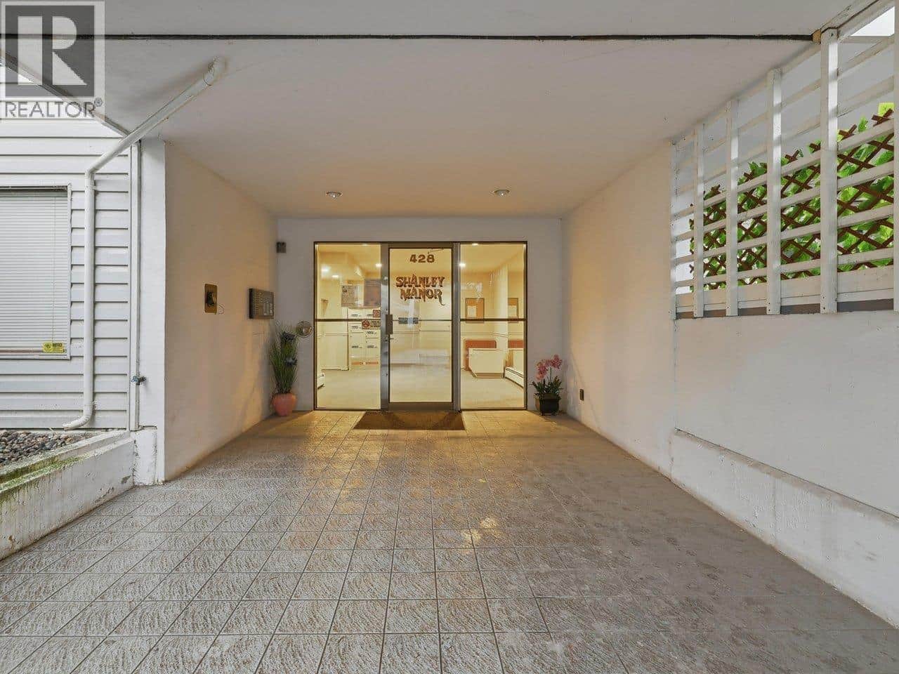 306 428 AGNES STREET - Photo 3 of 26, New Westminster, British Columbia