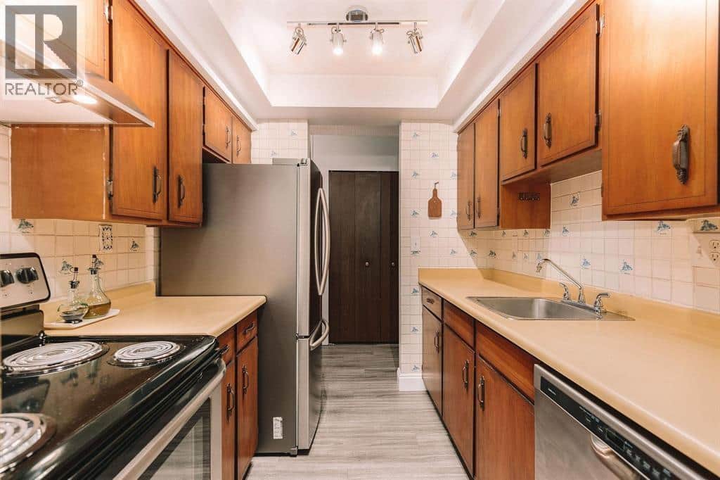 206 410 AGNES STREET - Photo 2 of 8, New Westminster, British Columbia