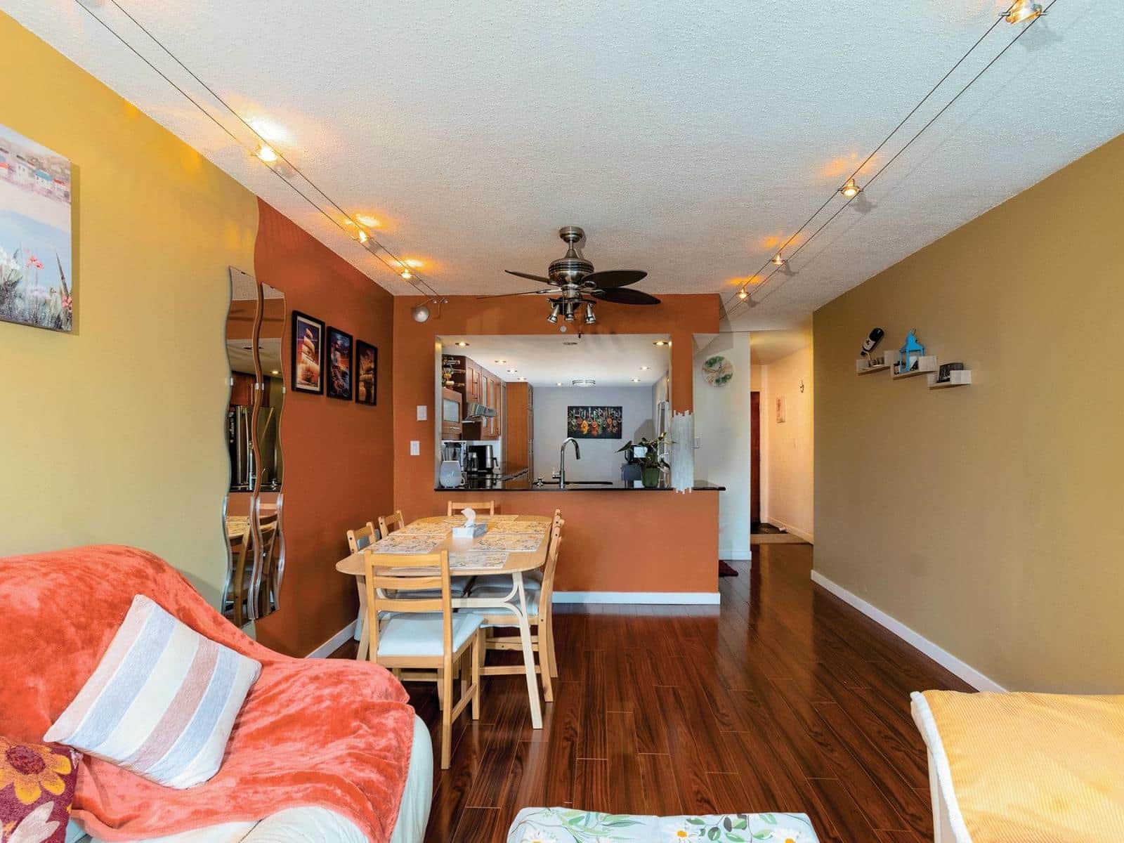 303 14881 103A AVENUE - Photo 4 of 18, Surrey, British Columbia