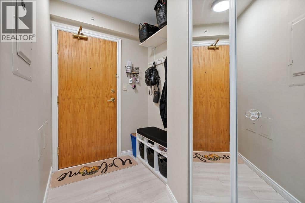 609 1189 HOWE STREET - Photo 3 of 32, Vancouver, British Columbia