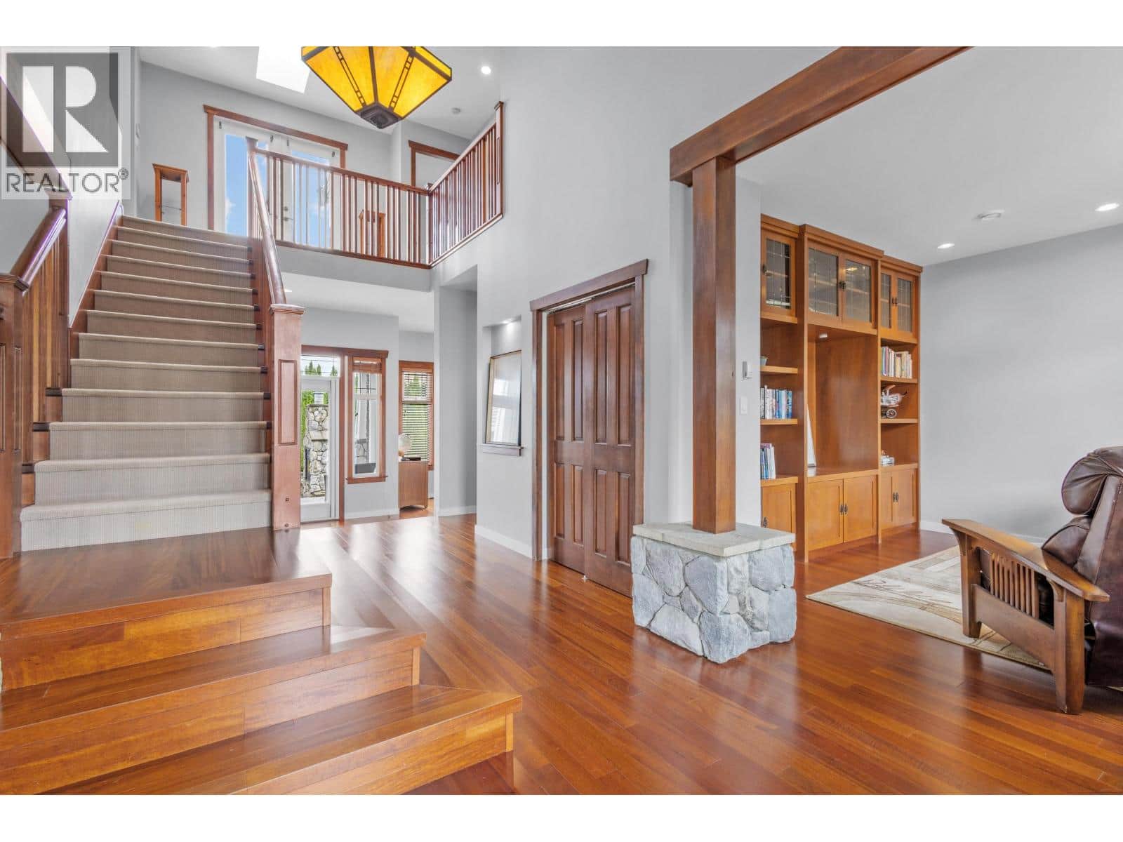 186 MACDONALD AVENUE - Photo 3 of 34, Burnaby, British Columbia