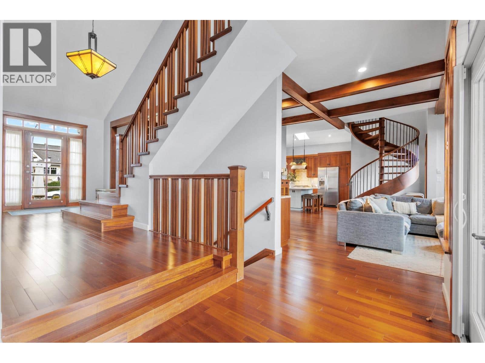 186 MACDONALD AVENUE - Photo 4 of 34, Burnaby, British Columbia