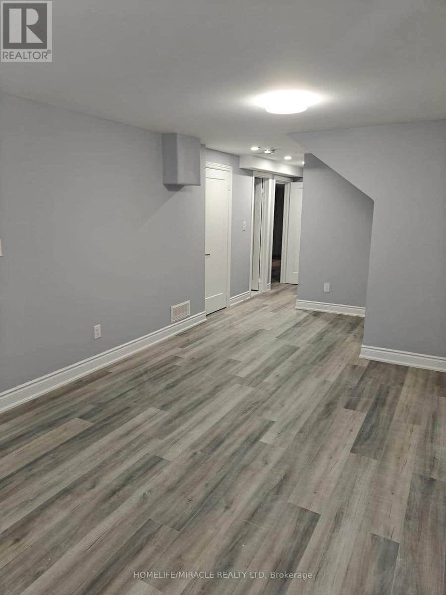 28 CROSSMORE CRESCENT - Photo 5 of 13, Cambridge, Ontario