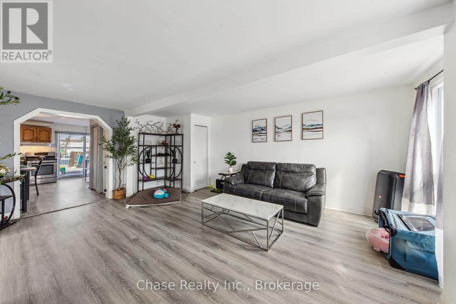 16 FIFTH STREET W - Photo 2 of 8, Midland, Ontario