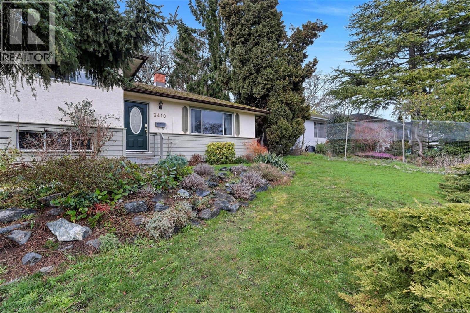 3410 Browning St - Photo 2 of 29, Saanich, British Columbia