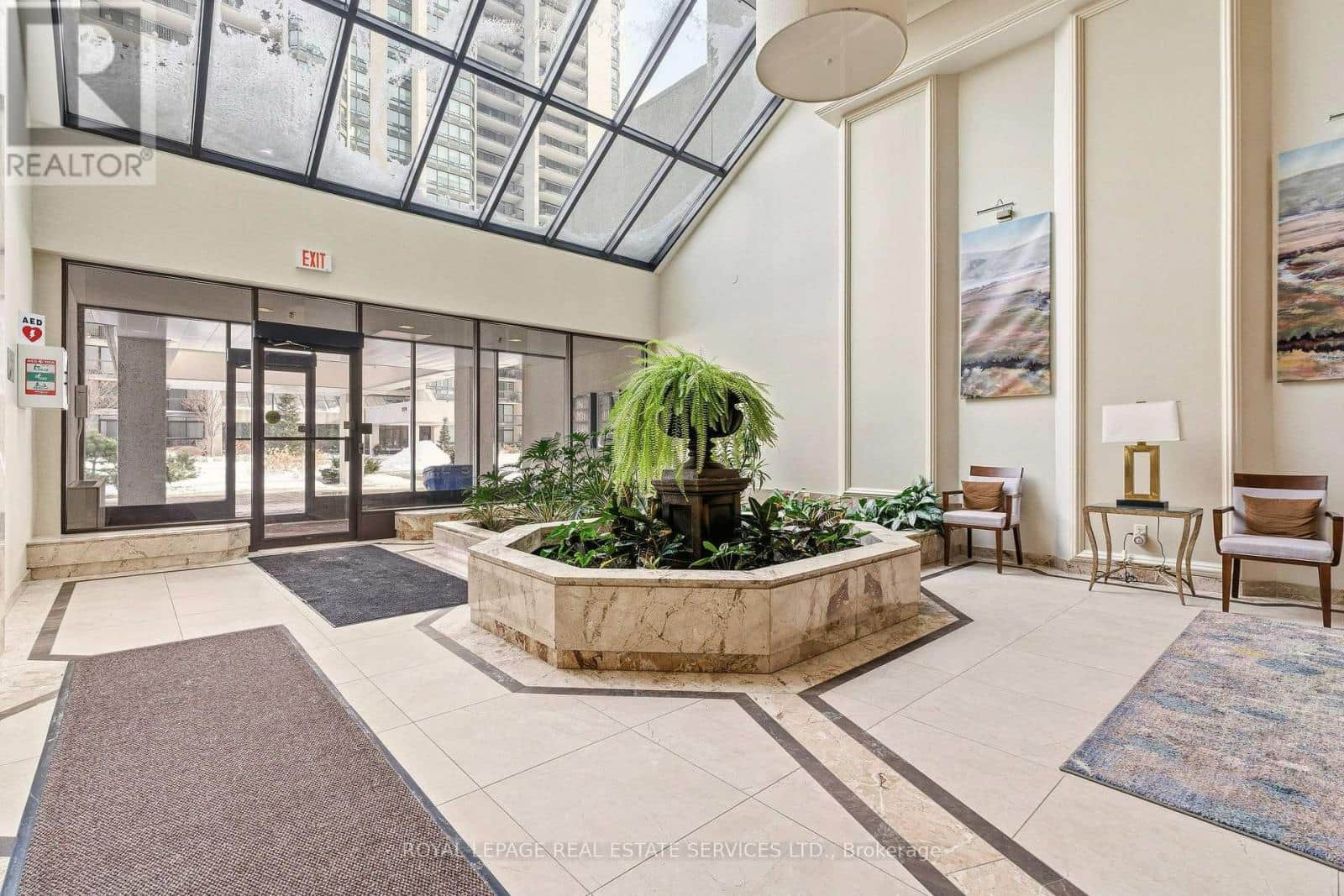 1602 - 2180 MARINE DRIVE - Photo 3 of 38, Oakville (BR Bronte), Ontario