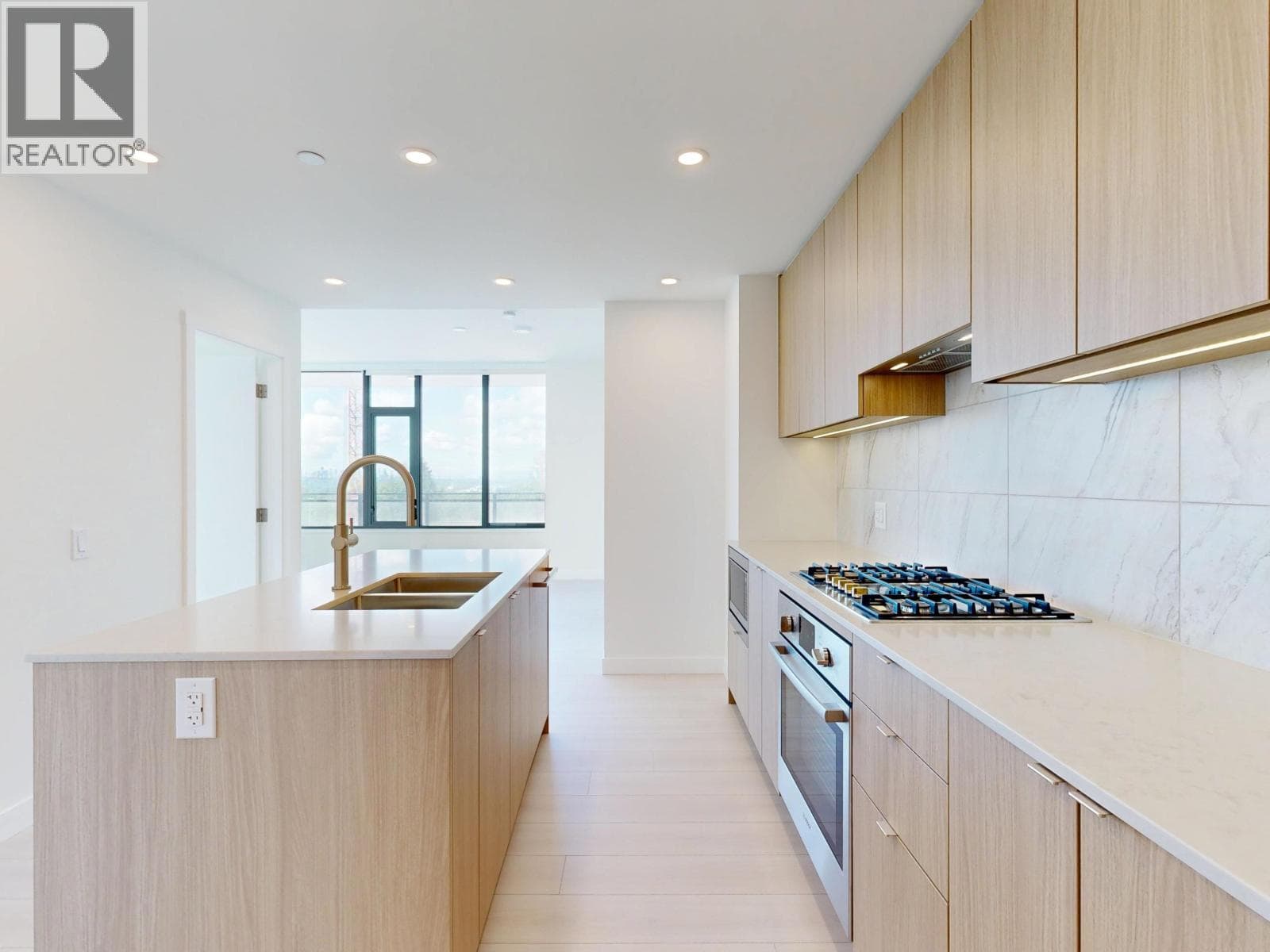 902 626 CLAREMONT STREET - Main photo, Coquitlam, British Columbia