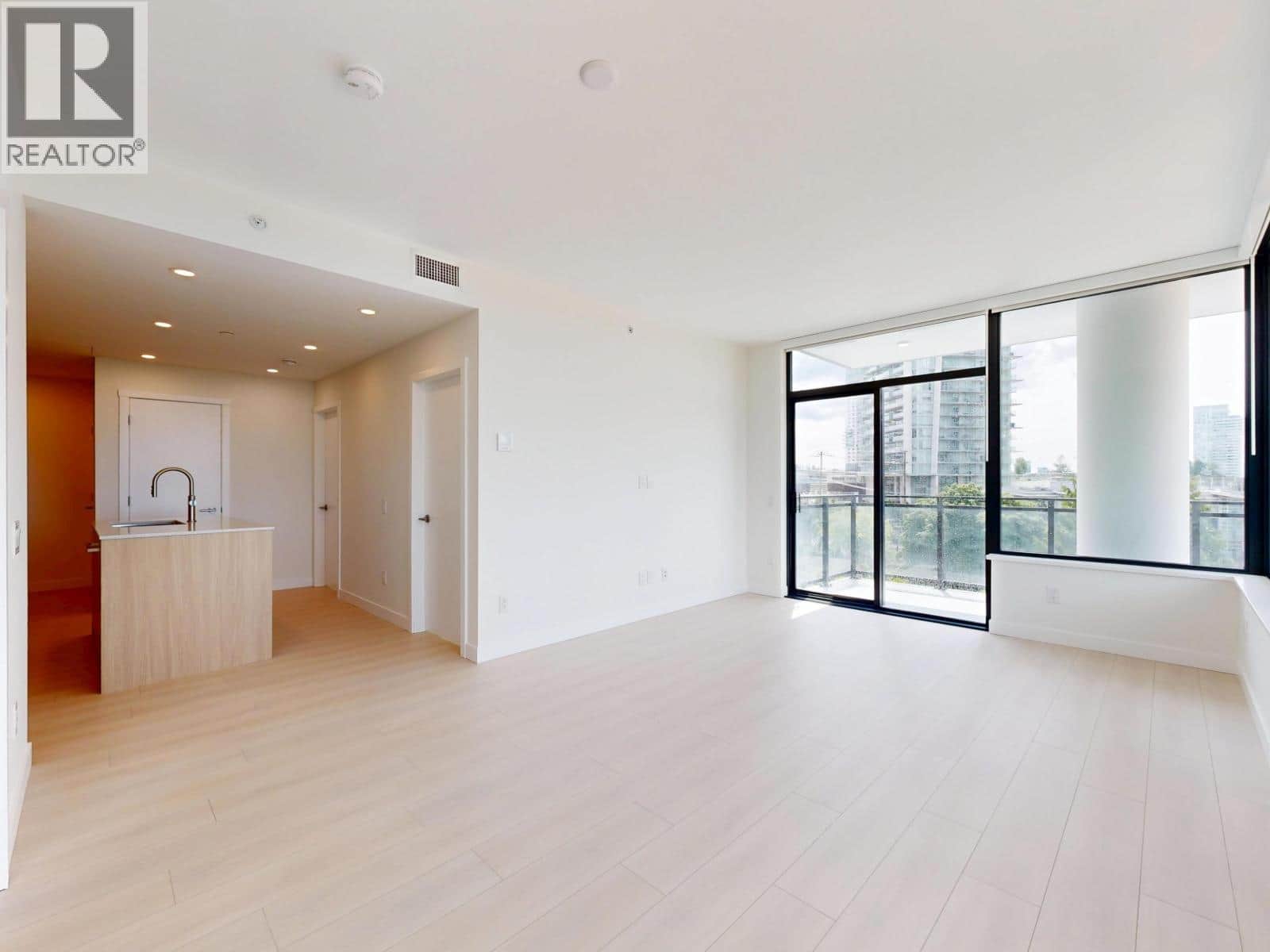 902 626 CLAREMONT STREET - Photo 3 of 21, Coquitlam, British Columbia