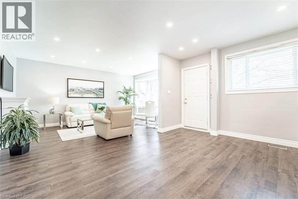 146 WELBOURN Street - Photo 4 of 15, Hamilton, Ontario