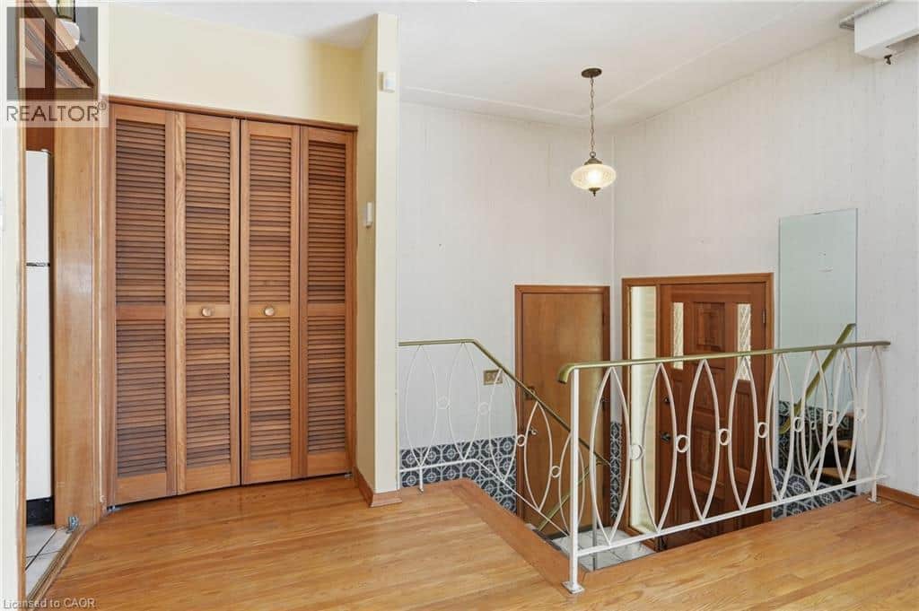 63 MARLOWE Drive - Photo 4 of 46, Hamilton, Ontario