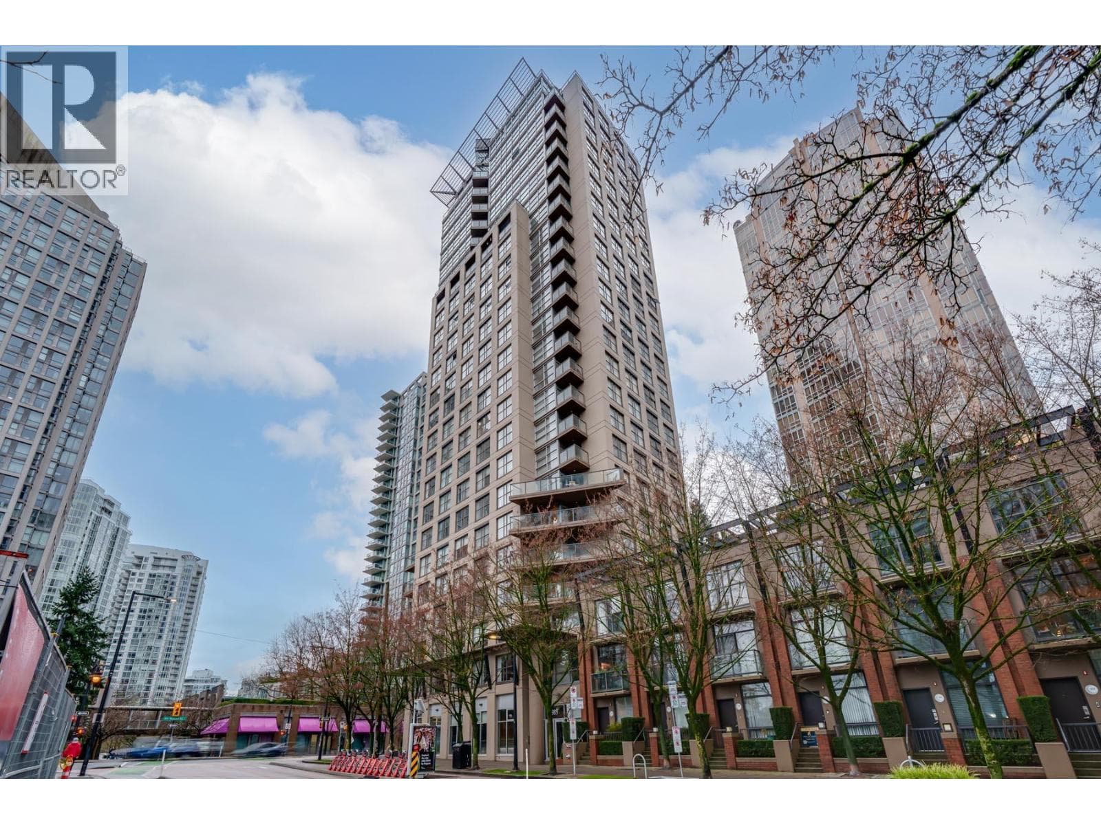 305 989 BEATTY STREET - Main photo, Vancouver, British Columbia