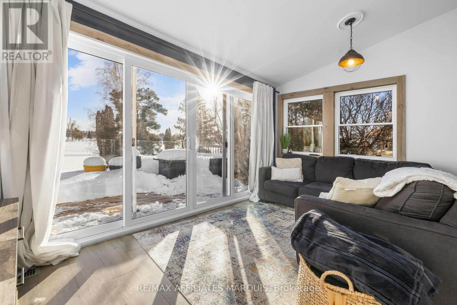 120 QUEEN STREET - Photo 4 of 42, Smiths Falls, Ontario