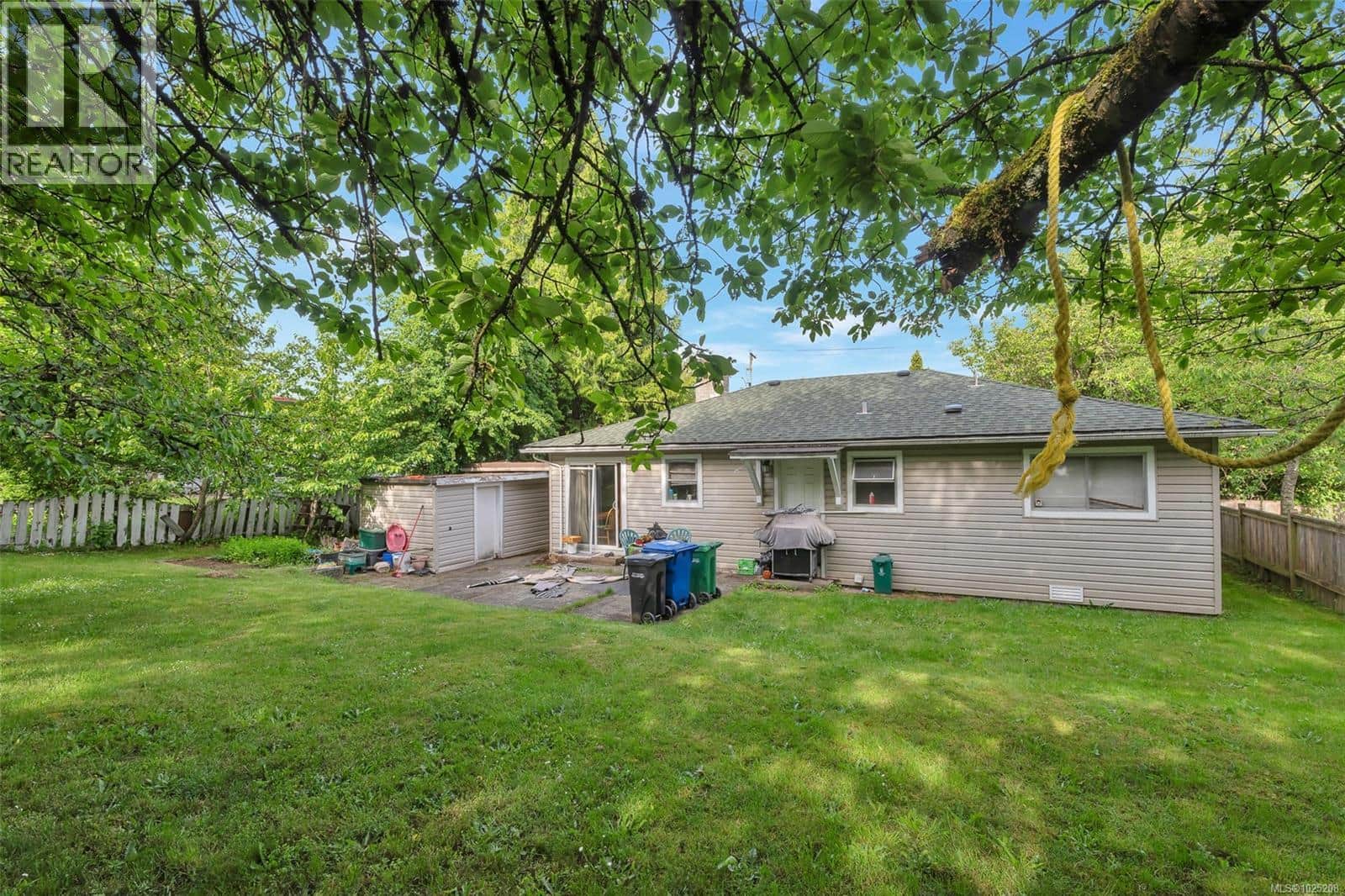 311 Holly Ave - Photo 2 of 15, Nanaimo, British Columbia