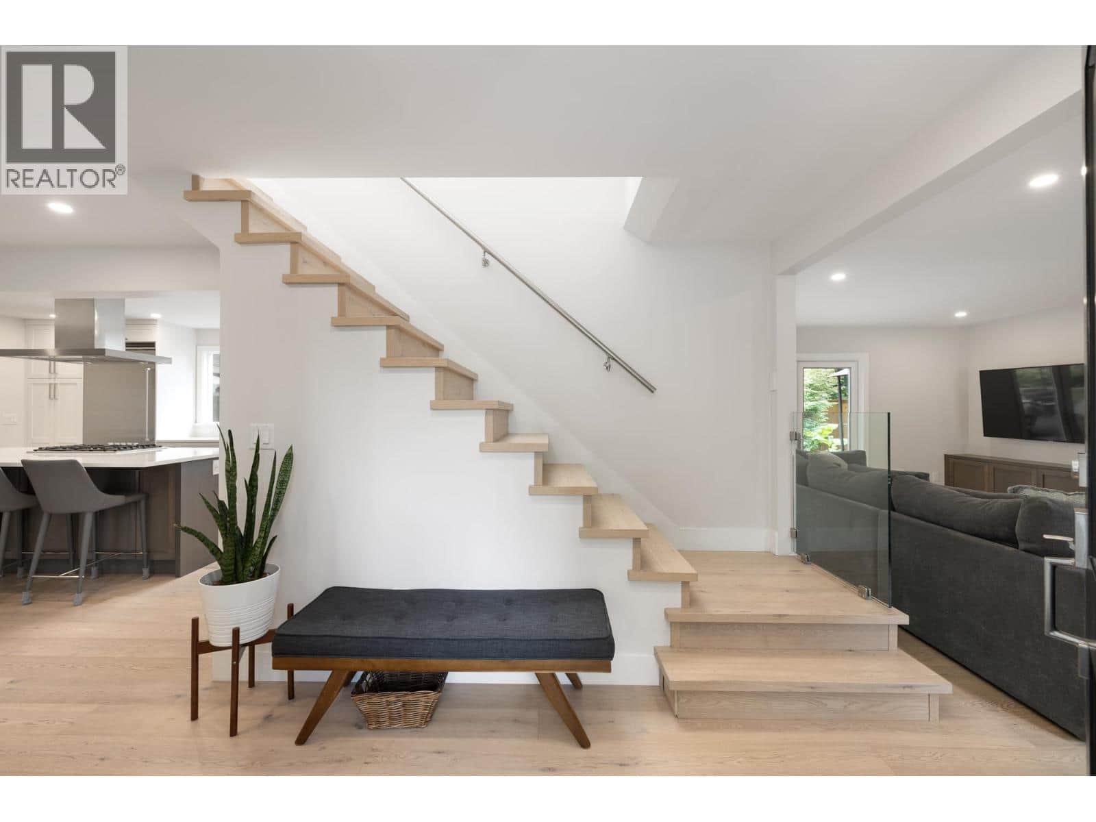 2678 AILSA CRESCENT - Photo 4 of 40, North Vancouver, British Columbia