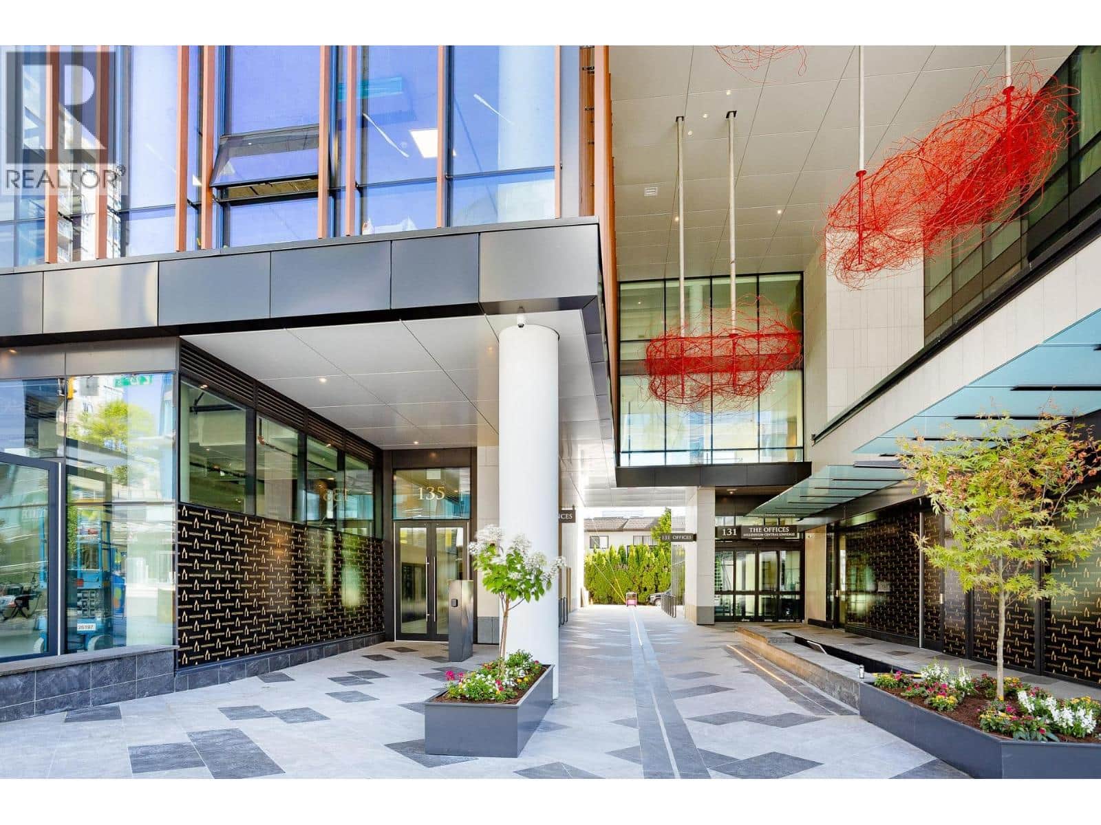 703 135 E 13TH STREET - Photo 2 of 40, North Vancouver, British Columbia