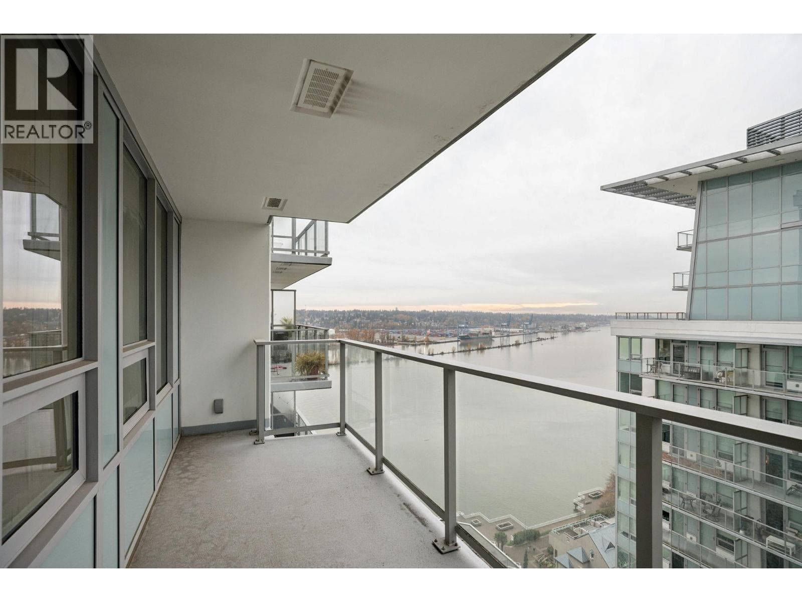 2607 908 QUAYSIDE DRIVE - Main photo, New Westminster, British Columbia