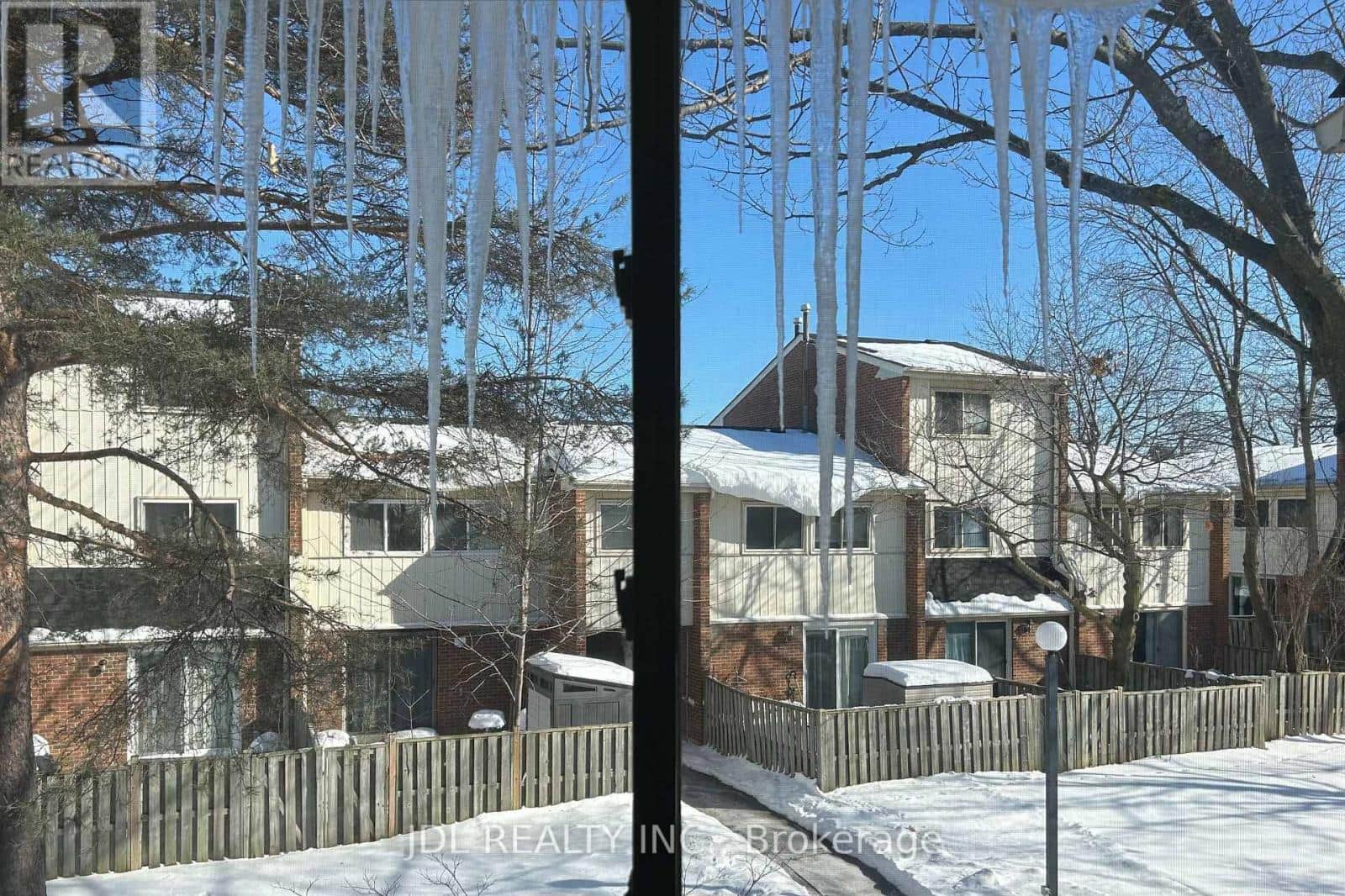 #17 - 2451 BRIDLETOWNE CIRCLE - Photo 4 of 9, Toronto (L'Amoreaux), Ontario