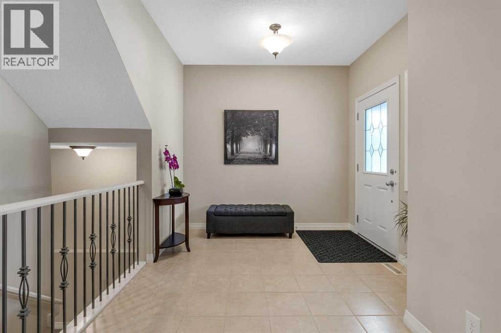 224 Panamount Point NW - Photo 2 of 48, Calgary, Alberta