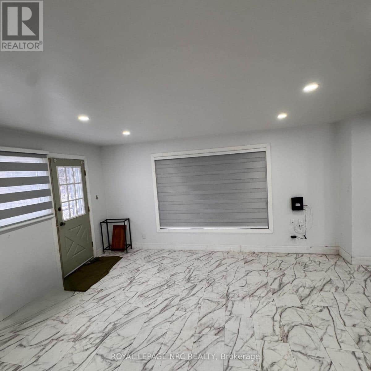 35 EUGENE STREET - Photo 5 of 16, Hamilton (Kentley), Ontario