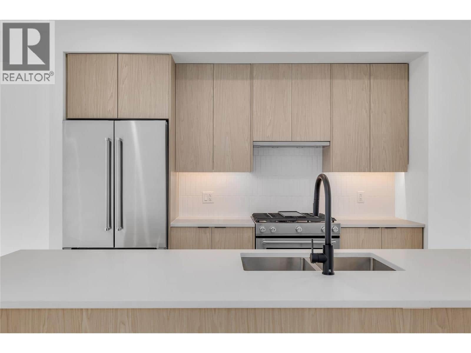 1455 Cara Glen Court Unit# 112 - Photo 3 of 48, Kelowna, British Columbia