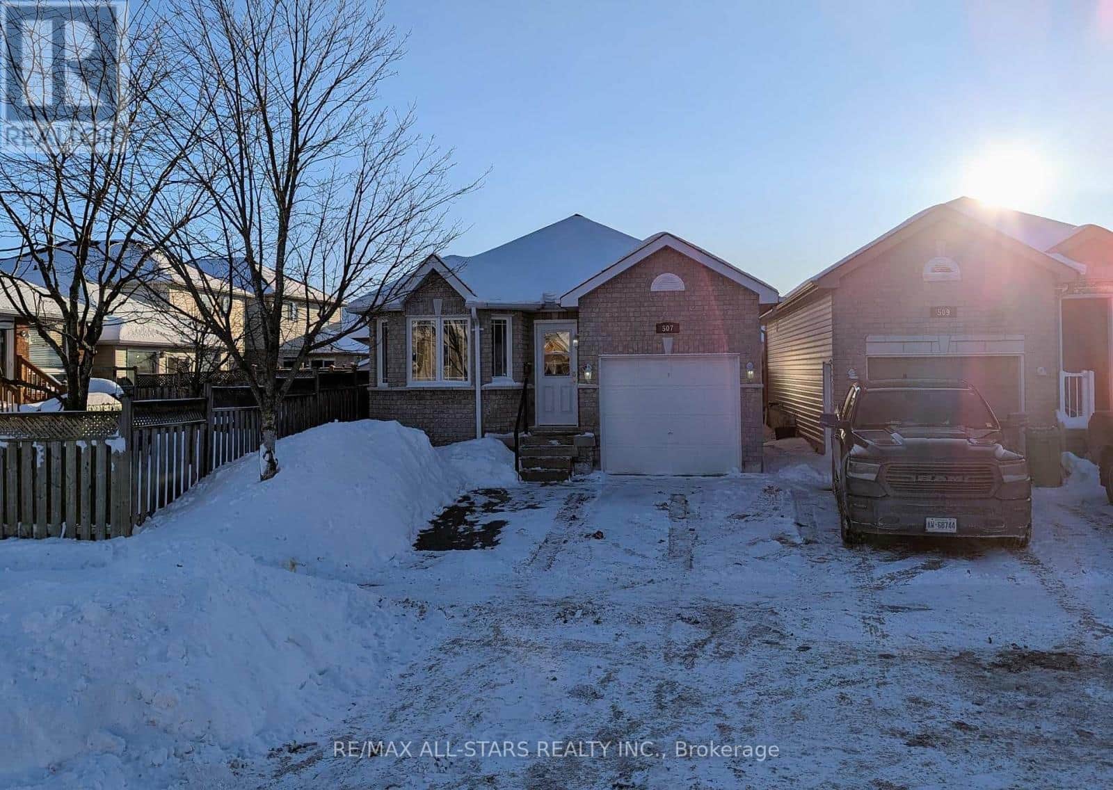 507 CLANCY CRESCENT - Photo 2 of 24, Peterborough (Otonabee Ward 1), Ontario