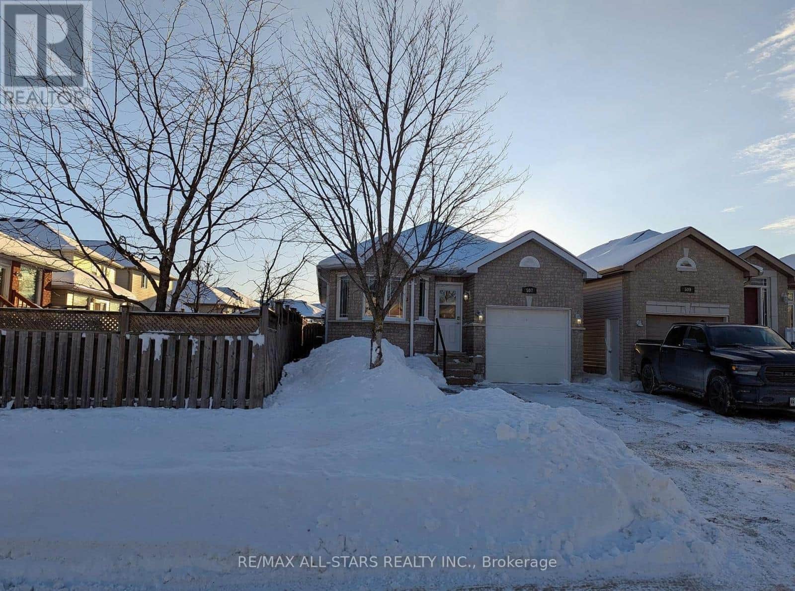 507 CLANCY CRESCENT - Photo 3 of 24, Peterborough (Otonabee Ward 1), Ontario