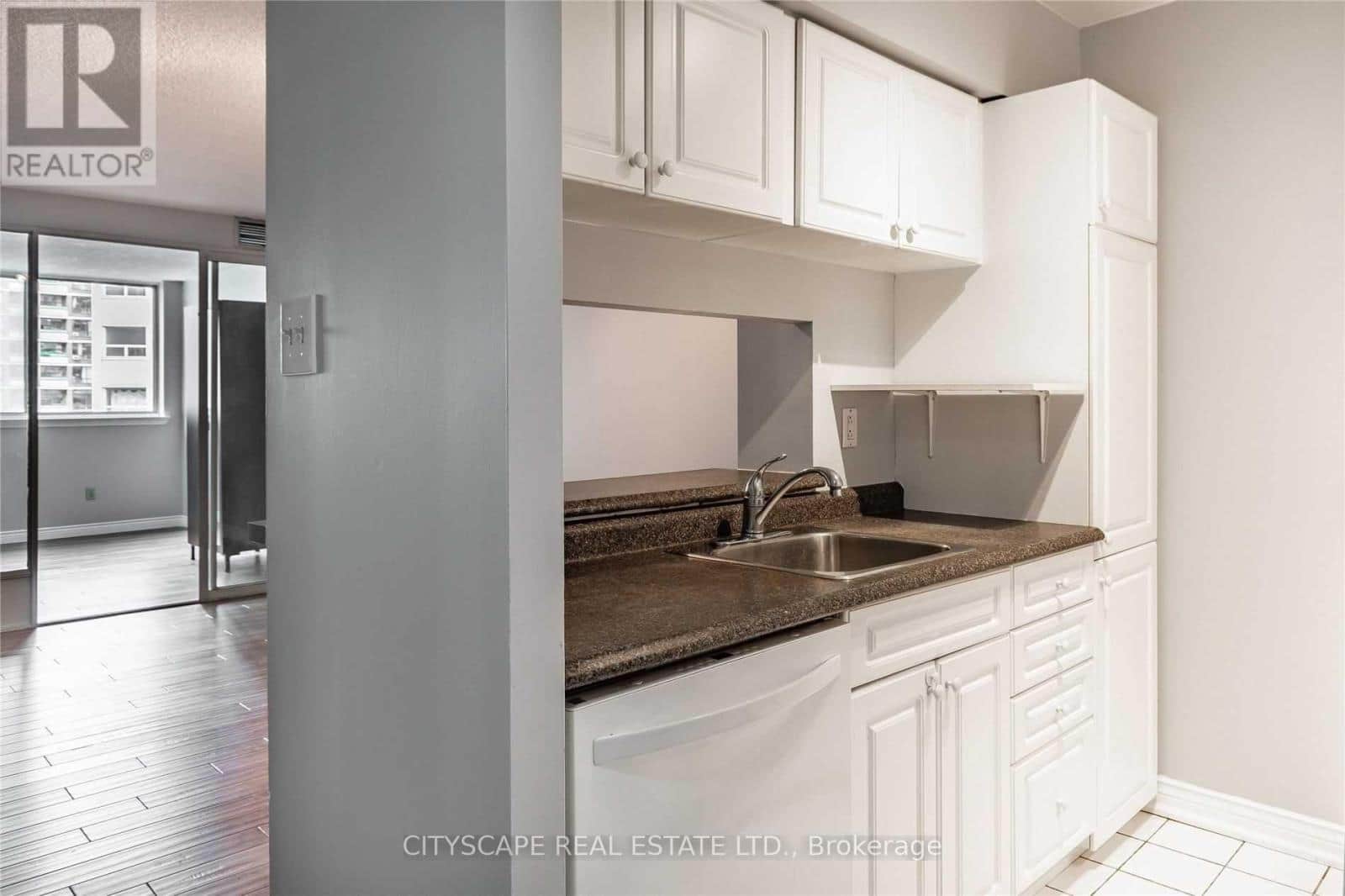 1101 - 1055 BAY STREET - Photo 4 of 21, Toronto (Bay Street Corridor), Ontario