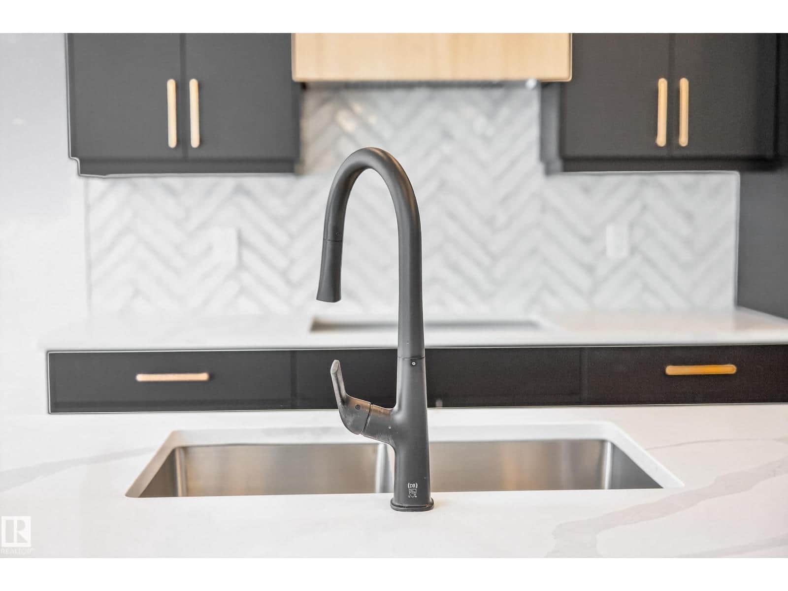 19 ROSA CR - Photo 2 of 27, St. Albert, Alberta