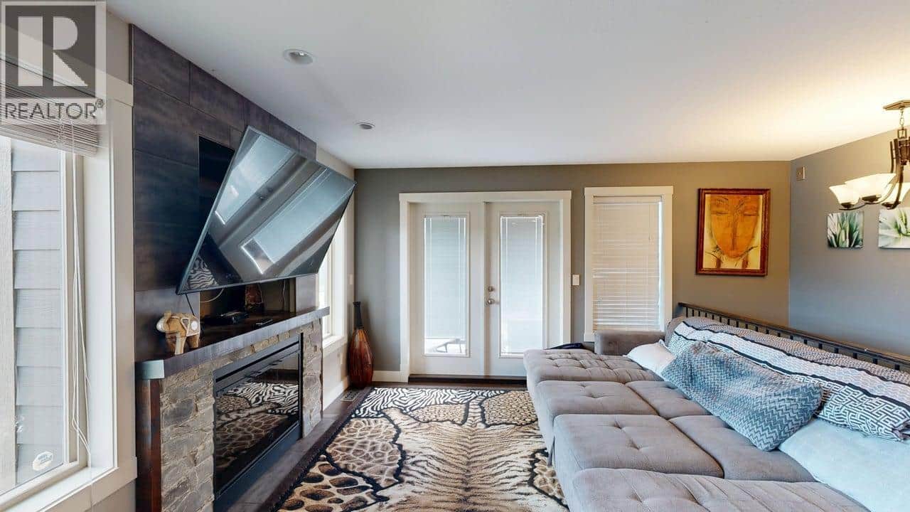 7400 Sun Peaks Drive - Photo 4 of 25, Vernon, British Columbia