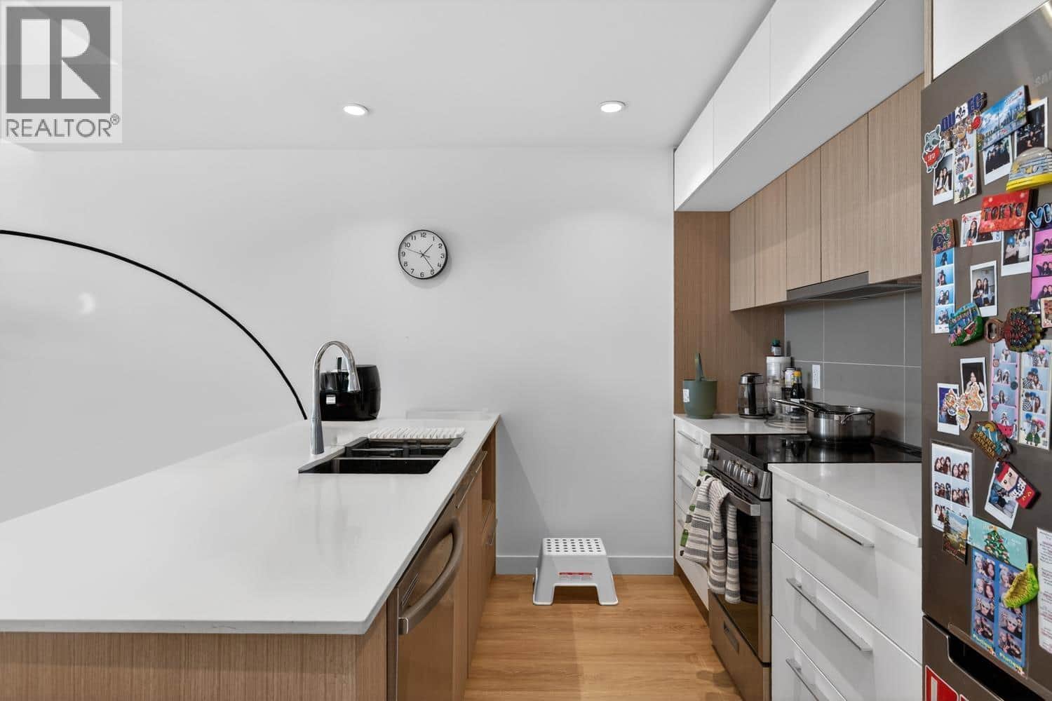 206 9580 TOWER ROAD - Photo 5 of 15, Burnaby, British Columbia