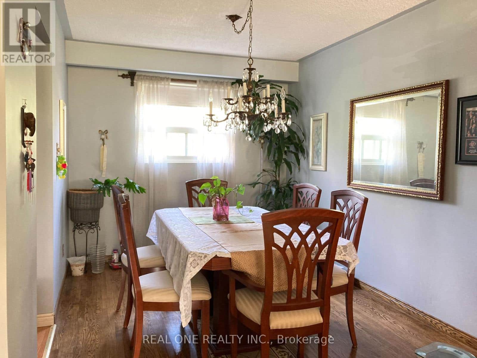 45 CHALET ROAD - Photo 3 of 13, Toronto (Pleasant View), Ontario