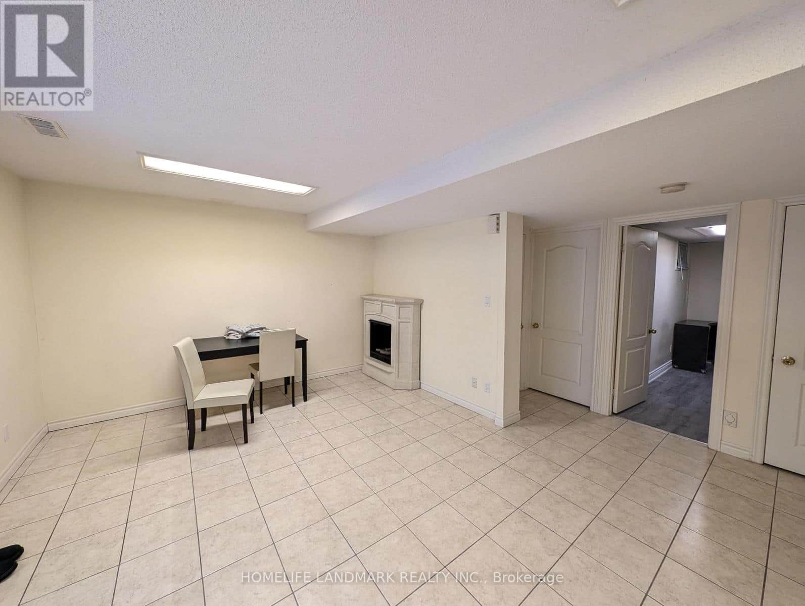 26 ASHGLEN COURT - Photo 3 of 13, Toronto (Tam O'Shanter-Sullivan), Ontario