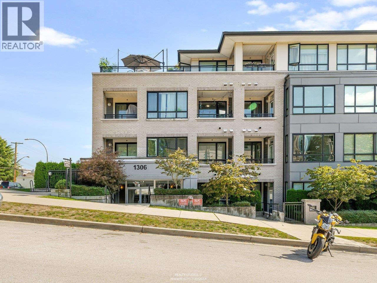 PH-08 1306 FIFTH AVENUE - Main photo, New Westminster, British Columbia