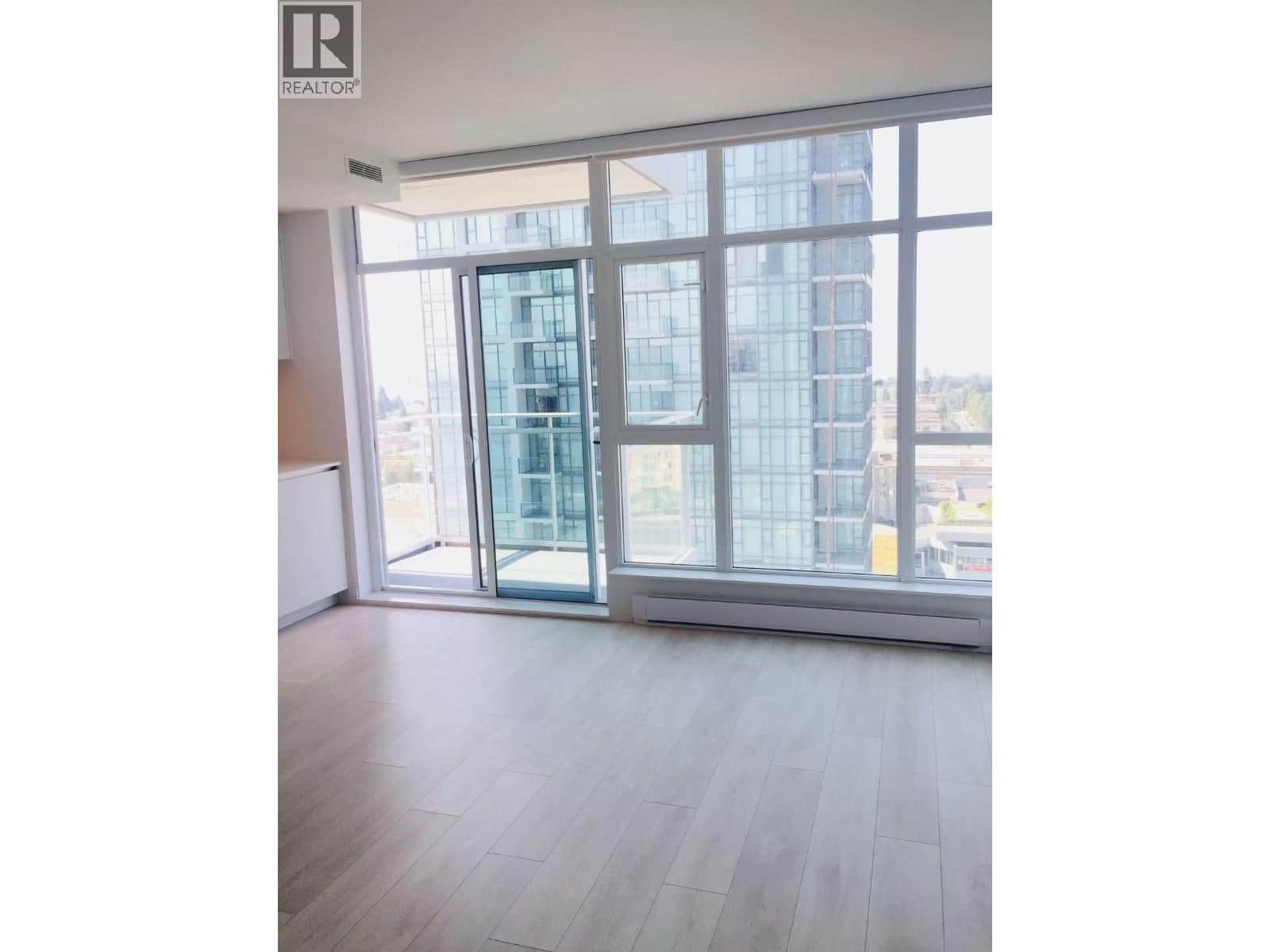 1903 4670 ASSEMBLY WAY - Photo 4 of 11, Burnaby, British Columbia