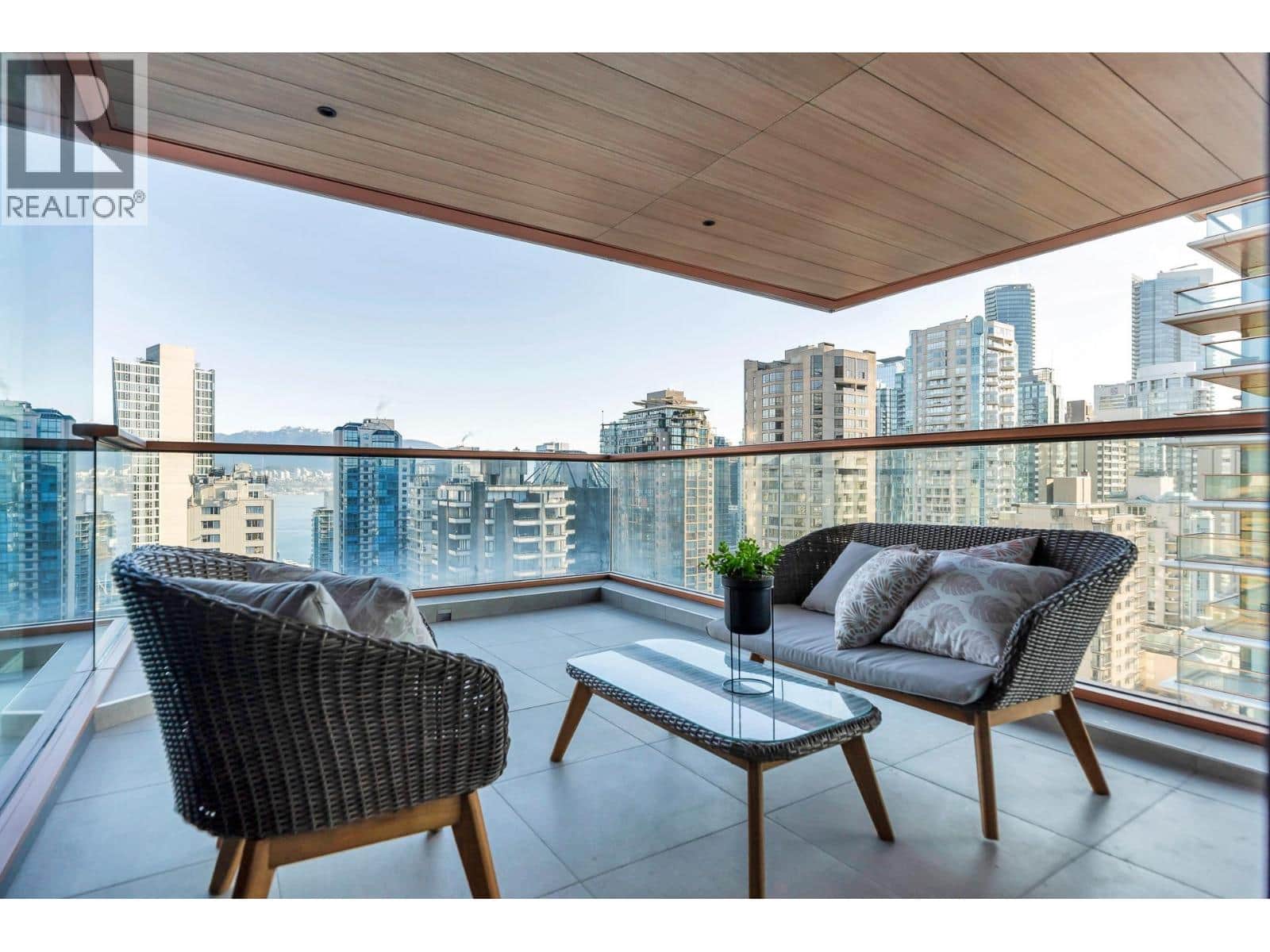 1905 1408 ROBSON STREET - Photo 4 of 11, Vancouver, British Columbia