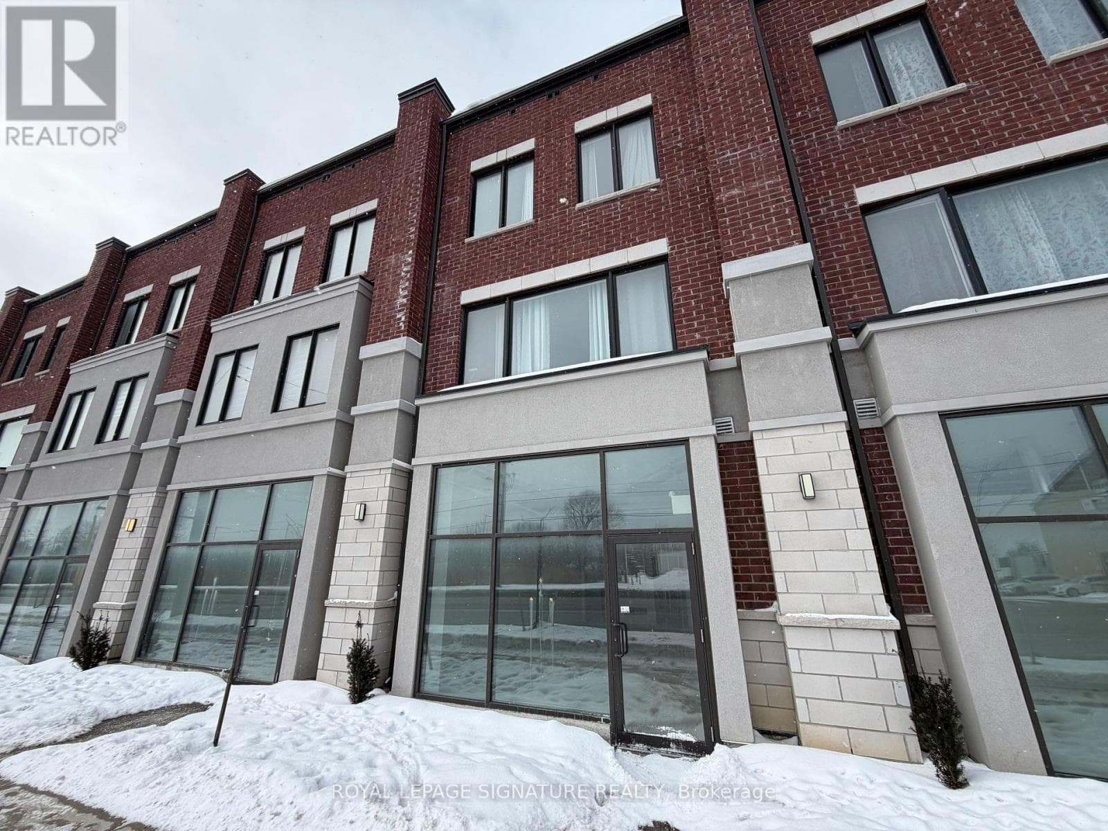 6 - 200 DISSETTE STREET - Main photo, Bradford West Gwillimbury (Bradford), Ontario