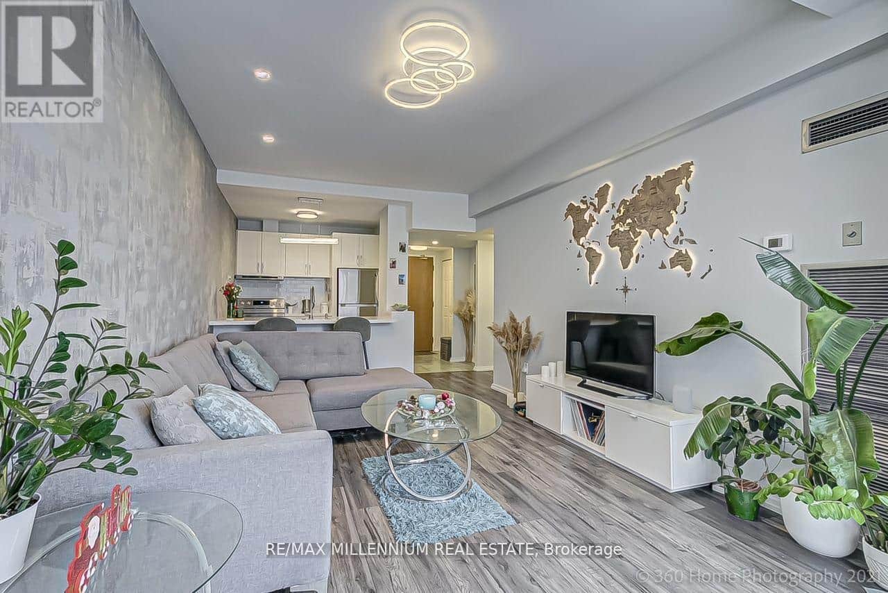 2005 - 3 HICKORY TREE ROAD - Photo 4 of 15, Toronto (Weston), Ontario